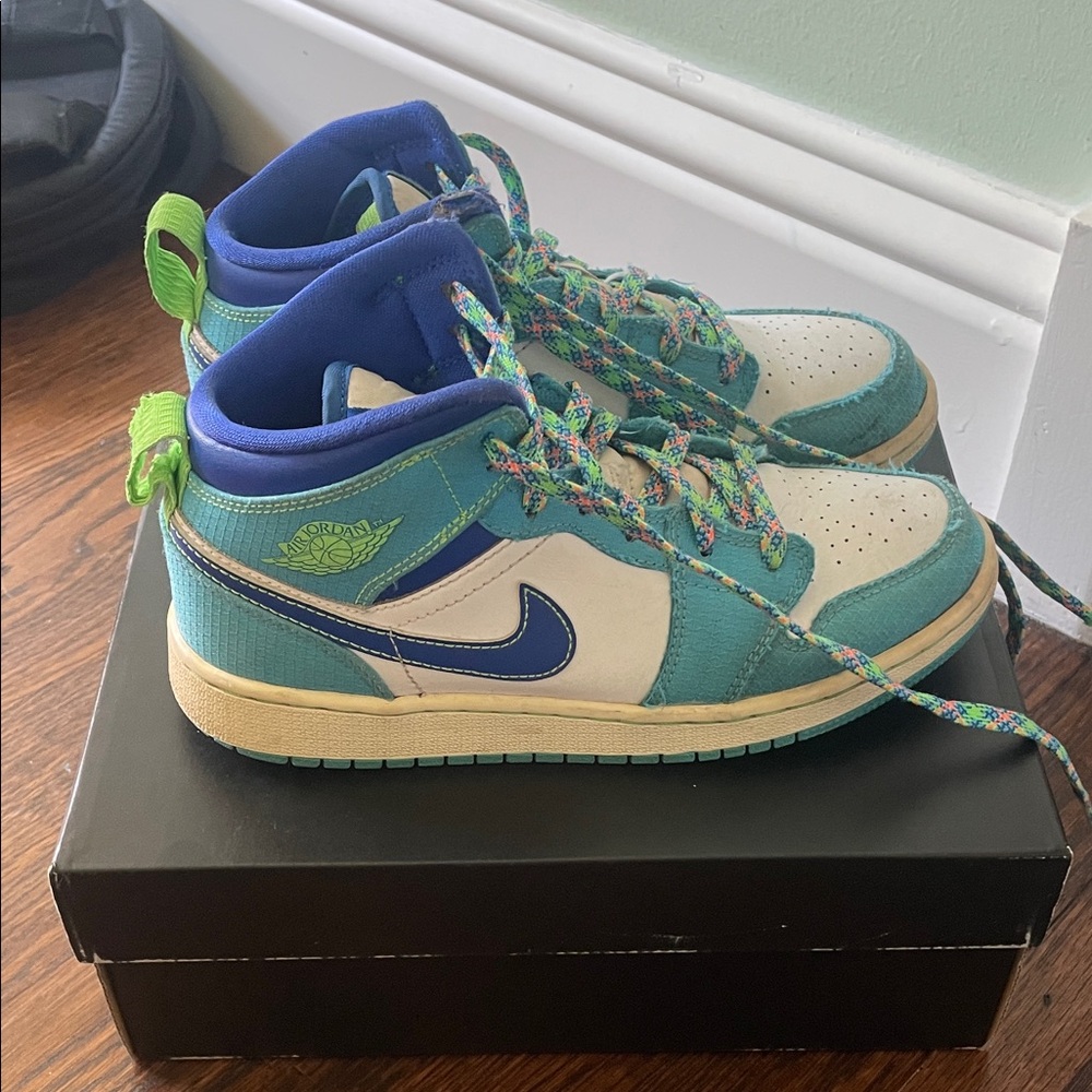 Nike Kids Sneakers - Teal and Lime